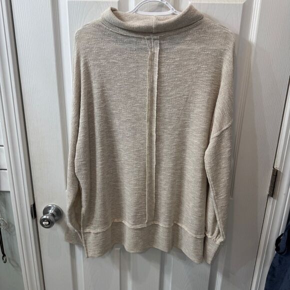 Cherish Apparel oversized, raw hem, cowl neck oatmeal colored top size Med - Picture 4 of 14